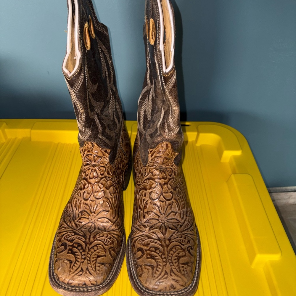 Women's Brown Tooled Leather Western Heeled Boots